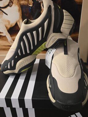 adidas Intimidation Slip On Shoes Fashion Sneakers JS0824 Mens Size 10 NEW